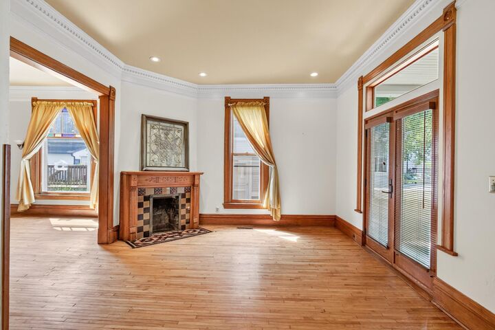 Property Photo: 2735 Emerson Avenue S 1 MN 55408