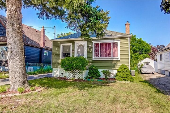 Property Photo: 230 East 33rd Street ON L8V 3T6