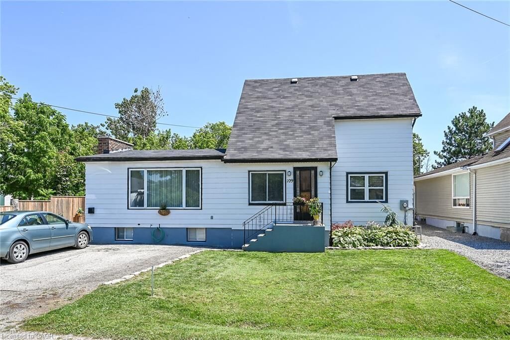 Property Photo: 109 Hodgkins Avenue ON L2V 1M2