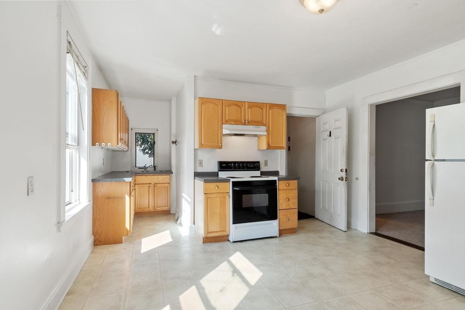 Property Photo: 372 Cabot St 1 MA 01915