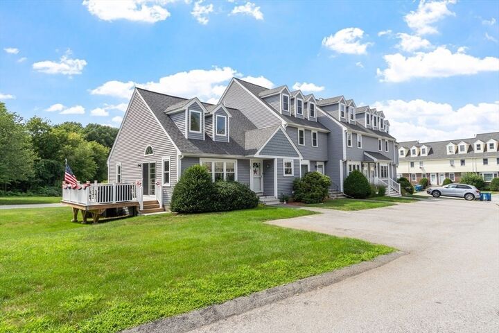 Property Photo:  77 Merrimack Meadows Ln 77  MA 01876 