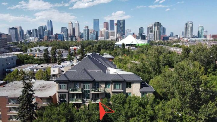Property Photo:  108 25 Avenue SW 402  AB T2S 0K9 