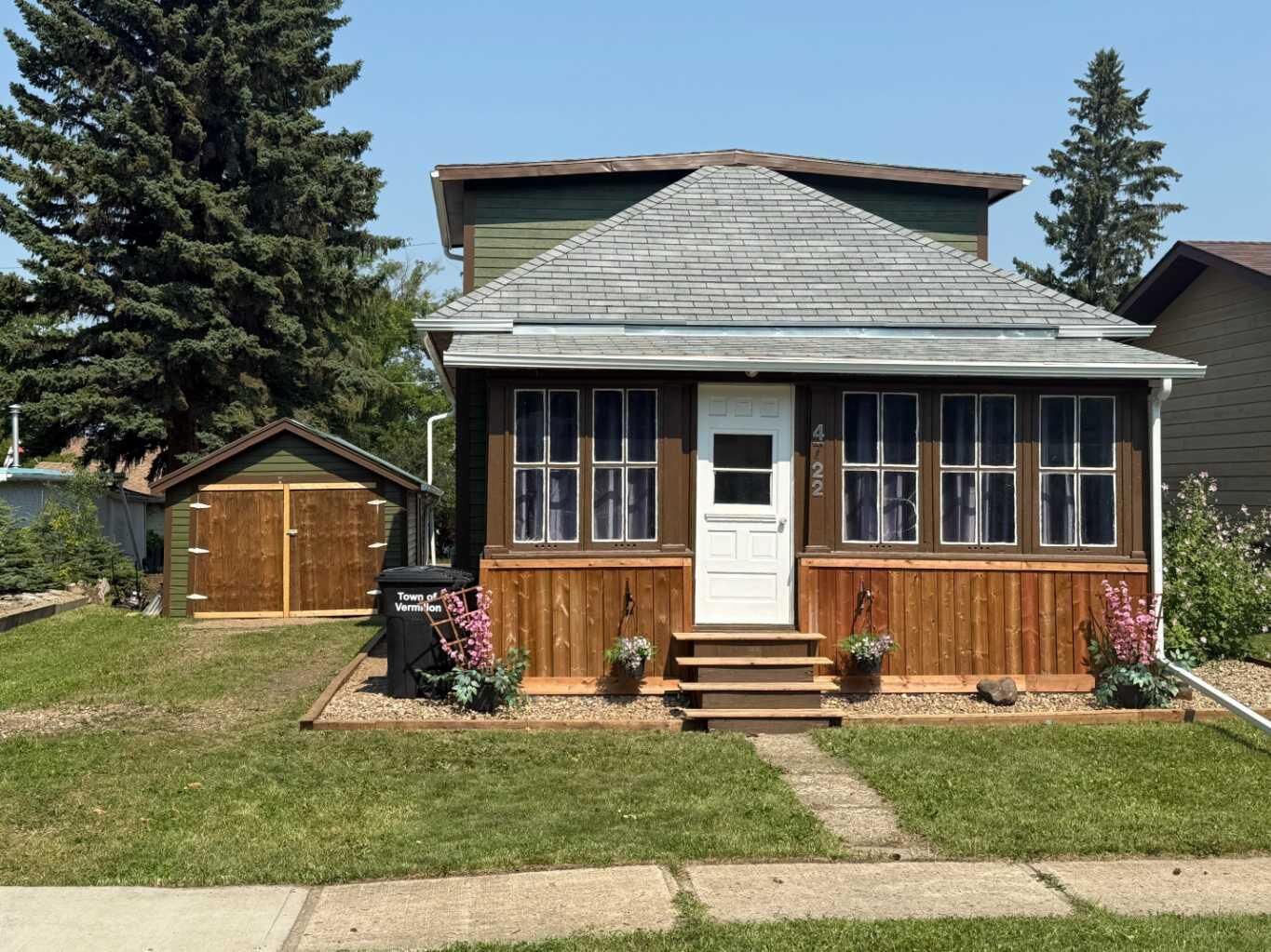 Property Photo: 4722 54 Avenue AB T9X 1S2