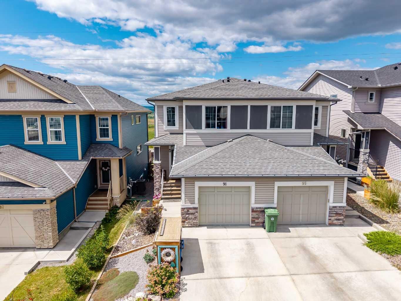 Property Photo:  91 Heritage Heights  AB T4C 2R4 