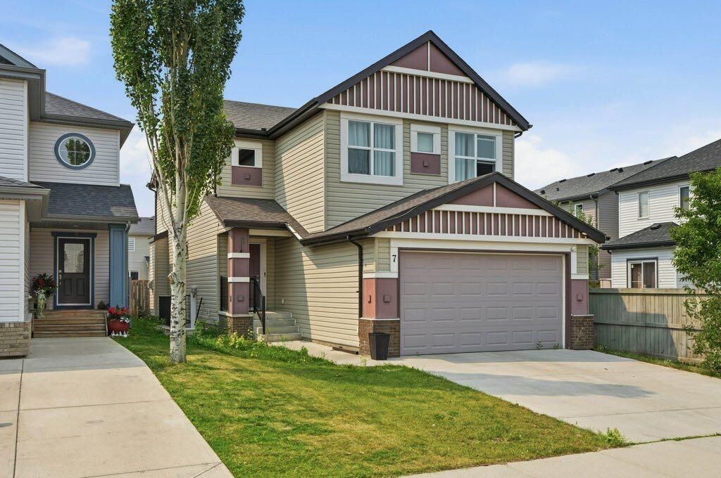 Property Photo: 7 Copperleaf Terrace SE AB T2Z 0C1