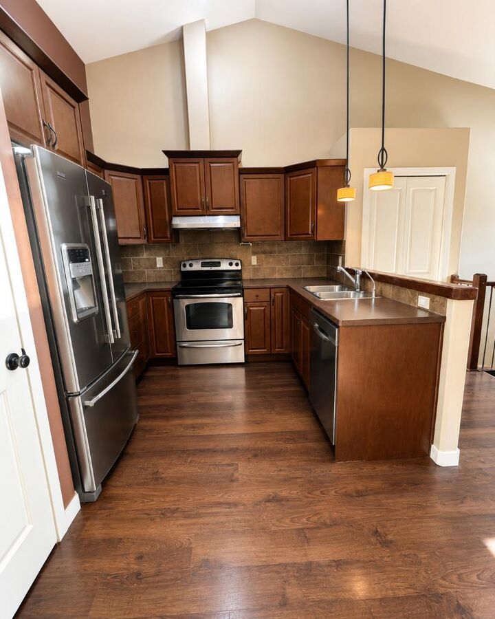Property Photo:  89 Lynx Road N  AB T1H 6W9 