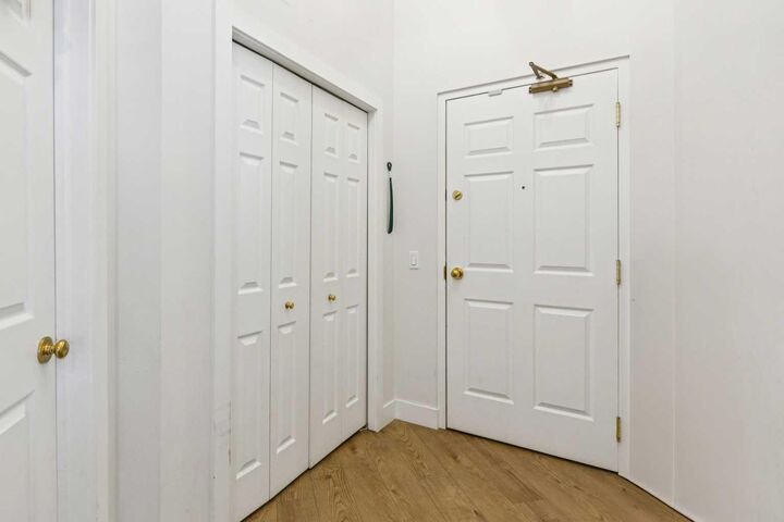 Property Photo: 923 15 Avenue SW 509 AB T2R 0S2