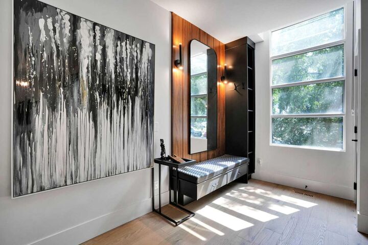 Property Photo: 1042 13 Avenue SW AB T2R 0L6