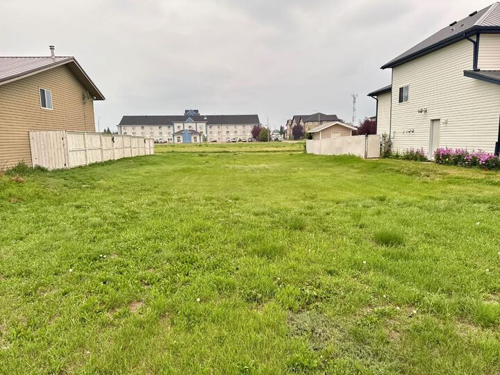 132 Upland Avenue W — photo 1