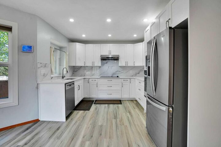 Property Photo:  16 Sun Harbour Crescent SE  AB T2X 3B1 