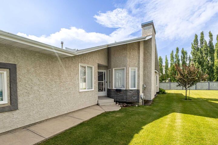 Property Photo: 277 Arbour Cliff Close NW AB T3G 3W8