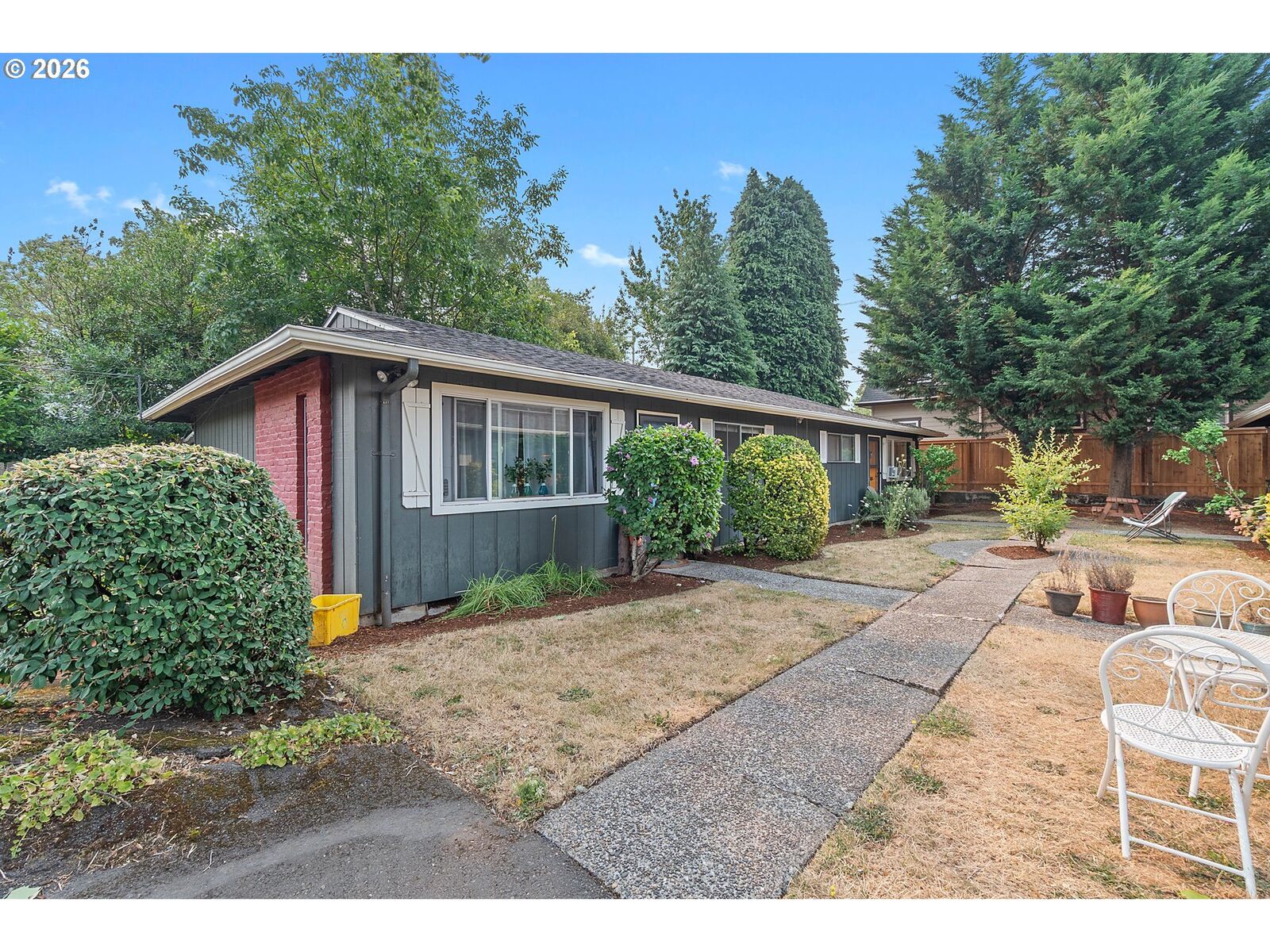 Property Photo:  816 SE Nehalem St  OR 97202 