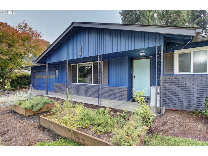 Property Photo:  601 NE 108th St  WA 98685 