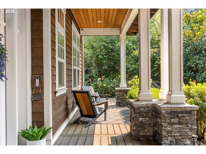 Property Photo: 401 9th St OR 97034