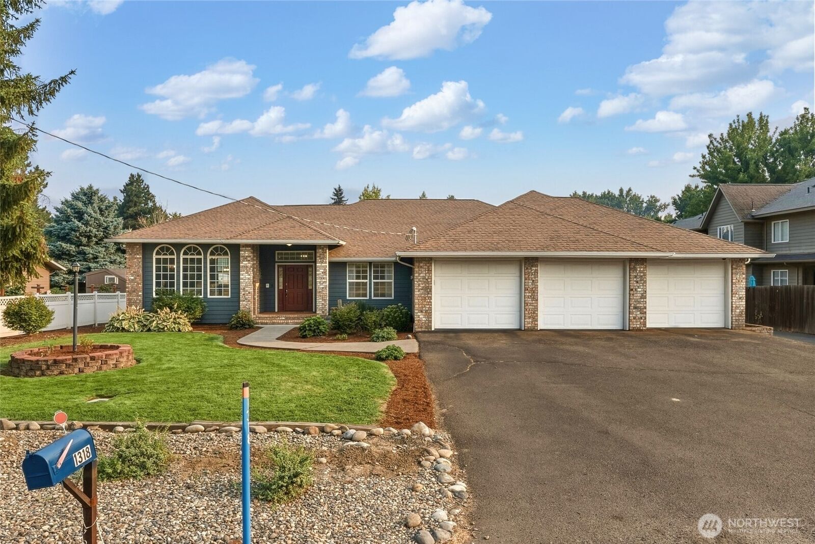 Property Photo:  1318  Bryant Avenue  WA 99362 