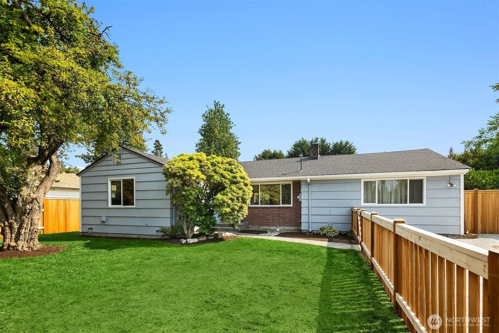 Property Photo:  211 N 160th Street  WA 98133 