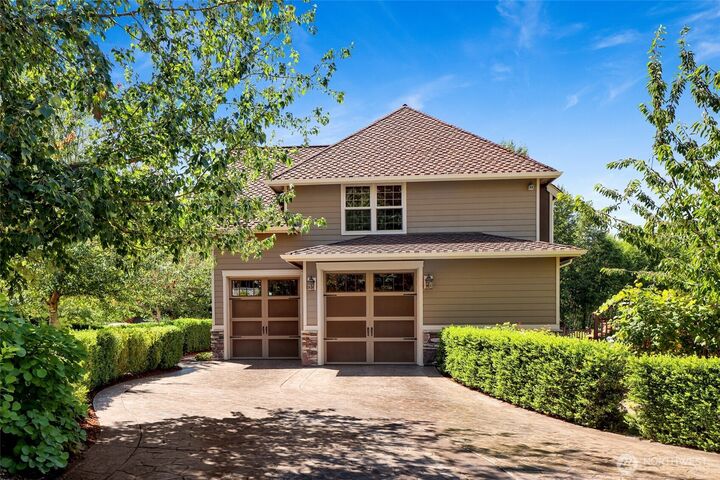 Property Photo:  2719  Wildrose Court  WA 98229 