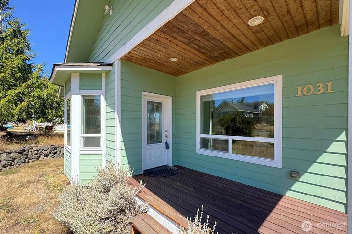 Property Photo:  1031 W 14th Street  WA 98363 
