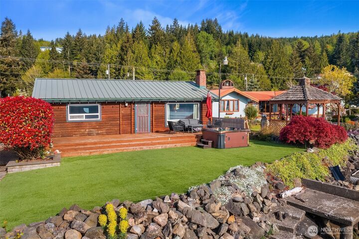 Property Photo:  26190 N Highway 101  WA 98548 