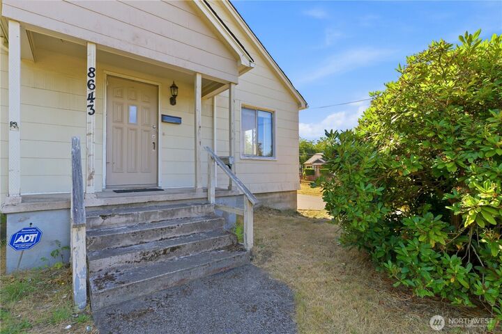Property Photo:  8643  Yakima Avenue S  WA 98444 
