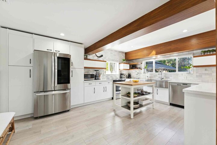 Property Photo: 2205 NE 30th Street FL 33064