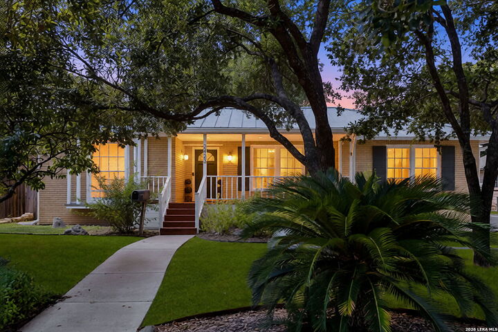 Property Photo: 2423 W Summit Ave TX 78228