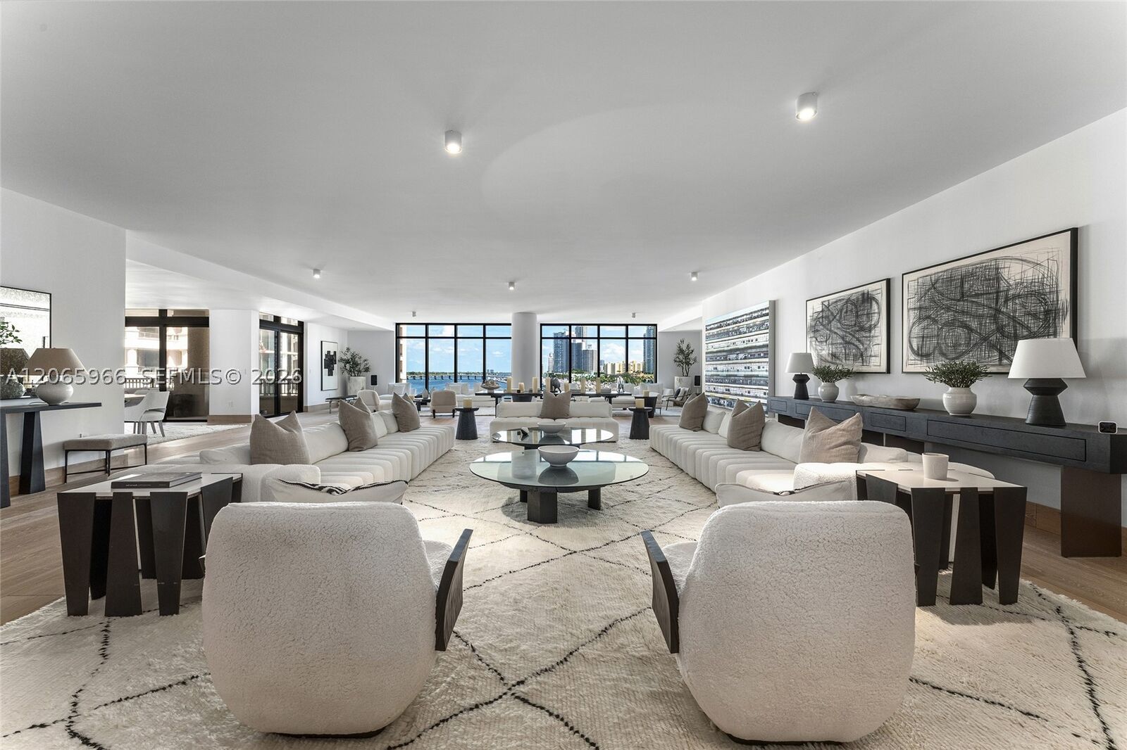 Property Photo: 7061 Fisher Island Dr 7061 FL 33109