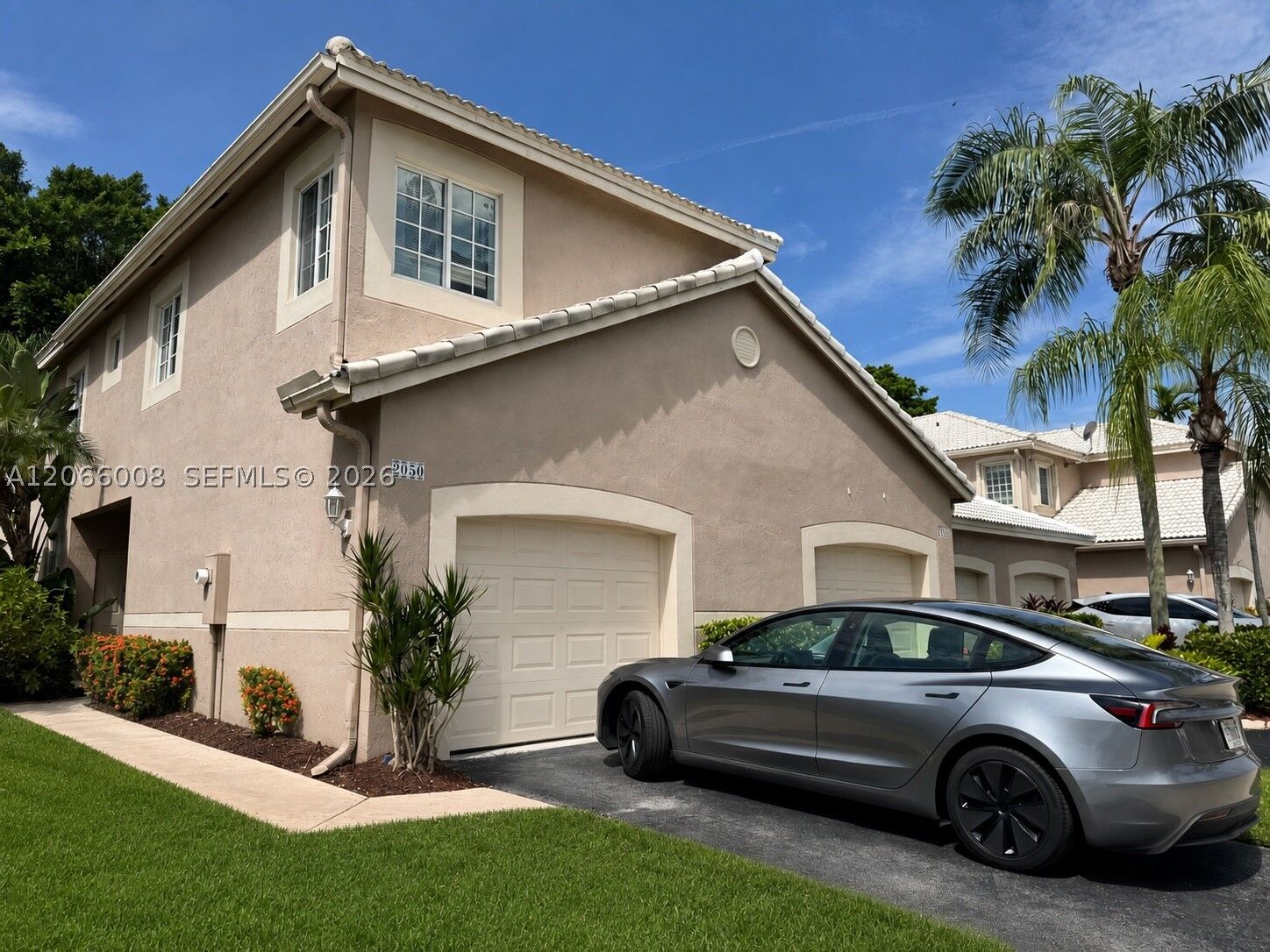 Property Photo: 2050 Madeira Dr FL 33327
