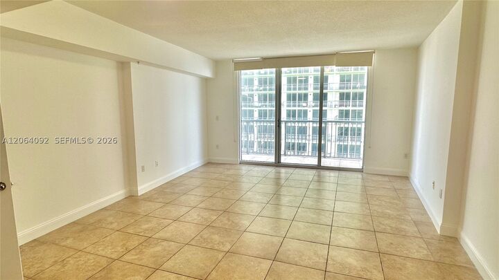 Property Photo: 1750 N Bayshore Dr 2607 FL 33132