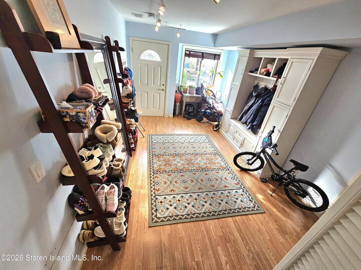 Property Photo:  20 Arielle Lane  NY 10314 