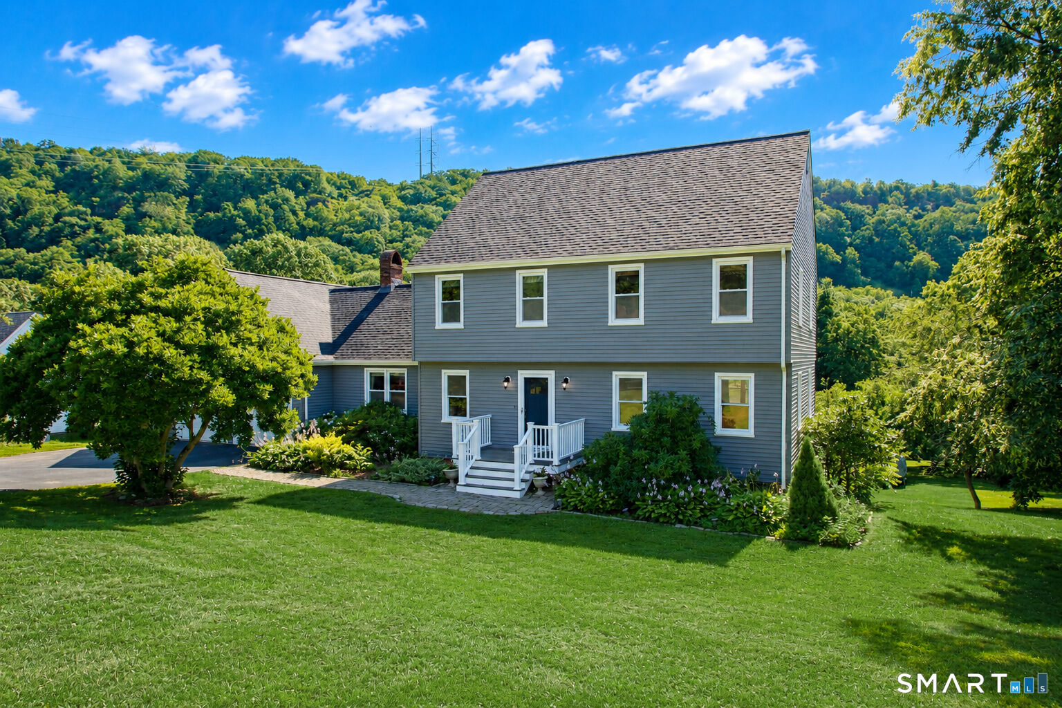Property Photo:  31 Cliffside Drive  CT 06492 