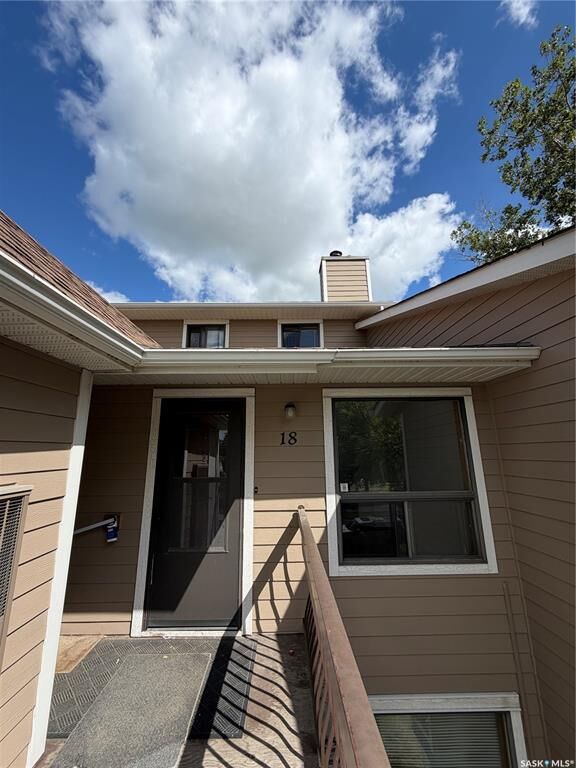 Property Photo:  18 Cedar Meadow Drive  SK S4X 3J6 