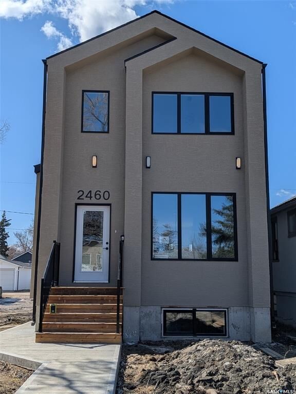 Property Photo: 2460 Lindsay Street SK S4N 3C6