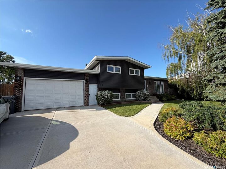 Property Photo:  9 Gibson Bay  SK S3N 3H4 