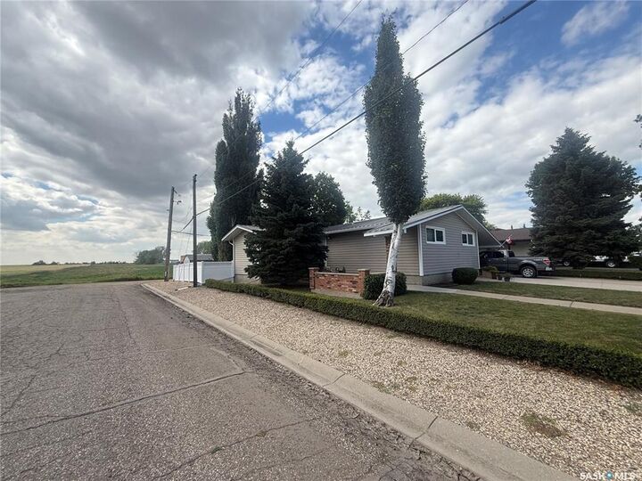Property Photo: 66 Kasper Crescent SK S0H 0B0