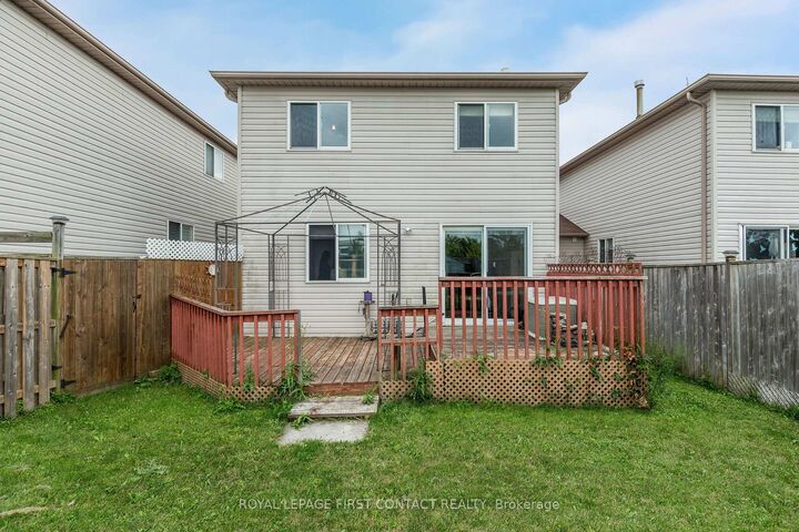 Property Photo:  63 Dunsmore Lane  ON L4M 6Z9 