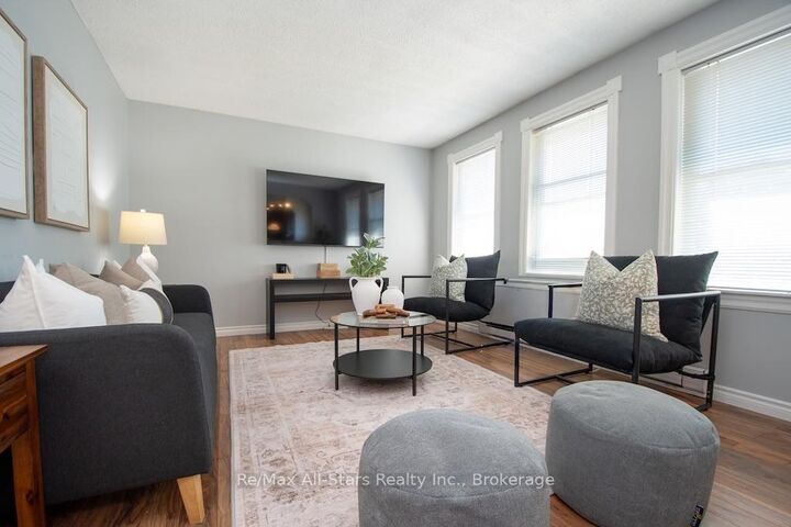 Property Photo:  4 Daniel Court  ON K9V 4Z9 