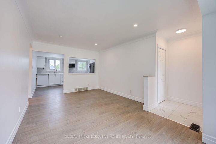 Property Photo: 100 Lauris Avenue ON N1R 5L4