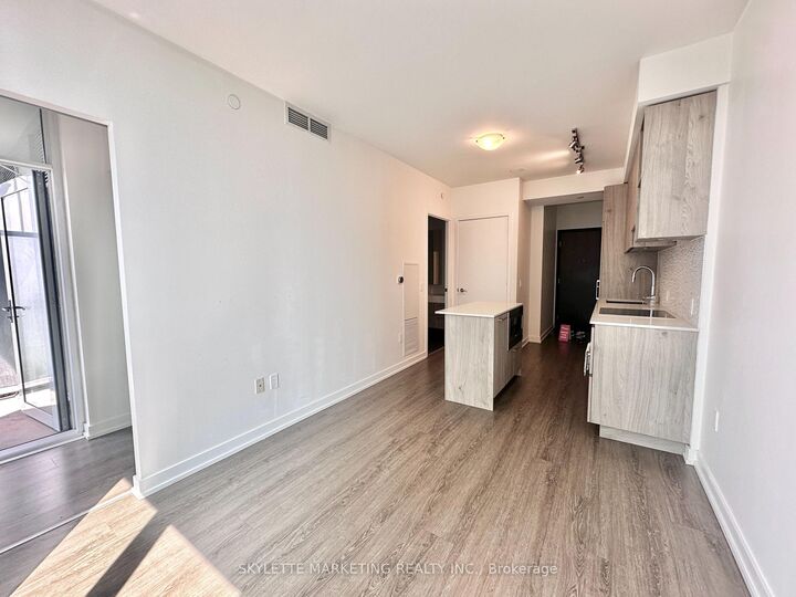 Property Photo:  1 Yorkville Avenue 3403  ON M4W 0B1 