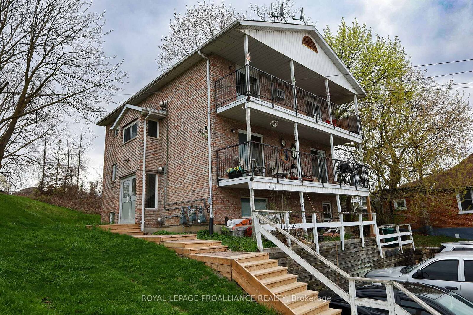 Photo de la propriété: 60 Wallbridge Crescent ON K8P 1Z4