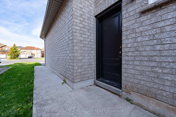Property Photo:  4742 Creditview Road  ON L5M 5H2 