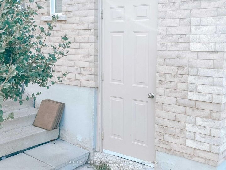 Property Photo:  101 Hodgson Drive Bsmt  ON L4N 9V2 
