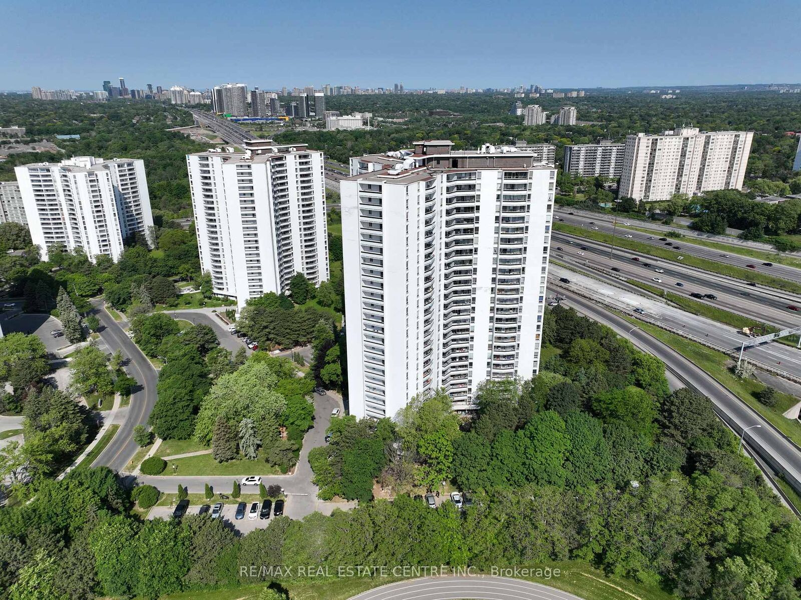 Property Photo:  150 Graydon Hall Drive 1207  ON M3A 3B3 