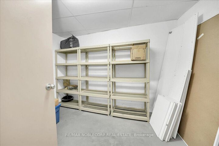 Property Photo:  2502 Rutherford Road 111  ON L4K 5N6 