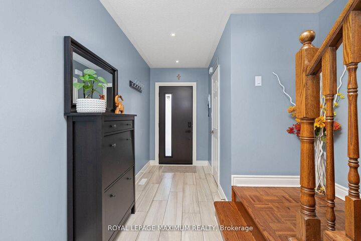Property Photo: 52 Pottery Place ON L4L 9H6