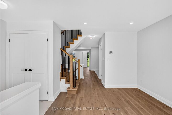 Property Photo: 3252 Hunters Glen ON L5N 8M3