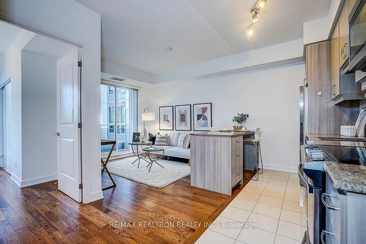 Property Photo:  9191 Yonge Street SW 321  ON L4C 1E2 