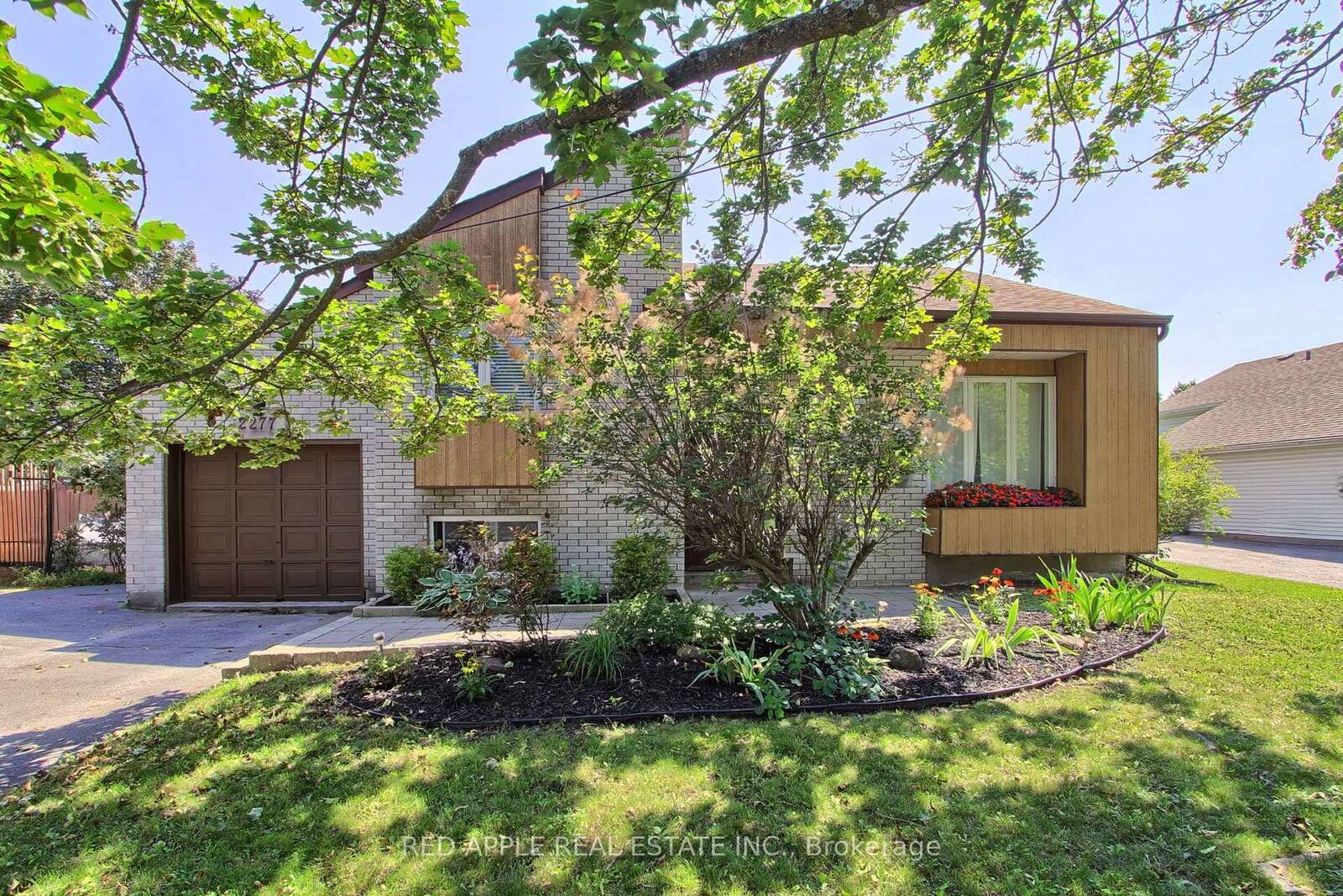 Photo de la propriété: 2277 Scythes Street ON L9S 1G7