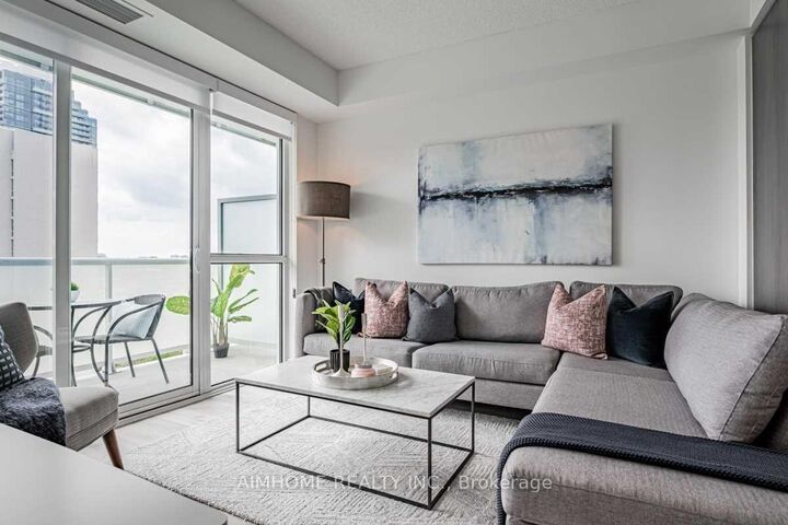 Property Photo:  101 Erskine Avenue 910  ON M4P 1Y5 