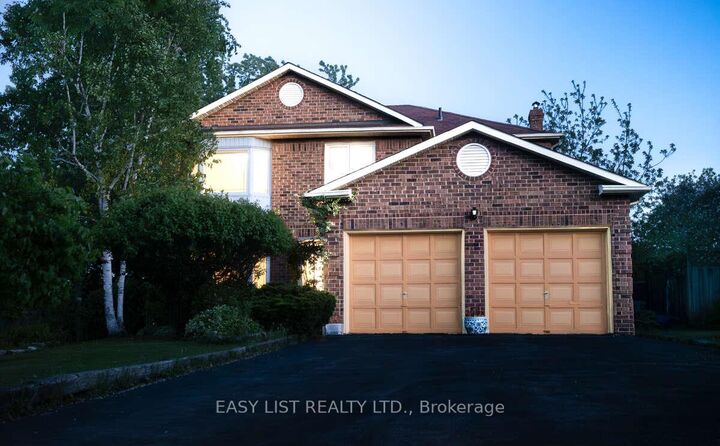 Property Photo: 208 Anastasia Terrace ON L5B 3A6